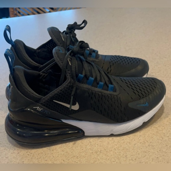Nike Air Max 270 - Picture 3 of 7